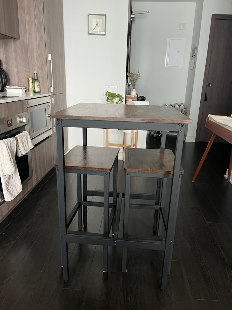Kitchen Table & 2 Bar Stools - photo 2