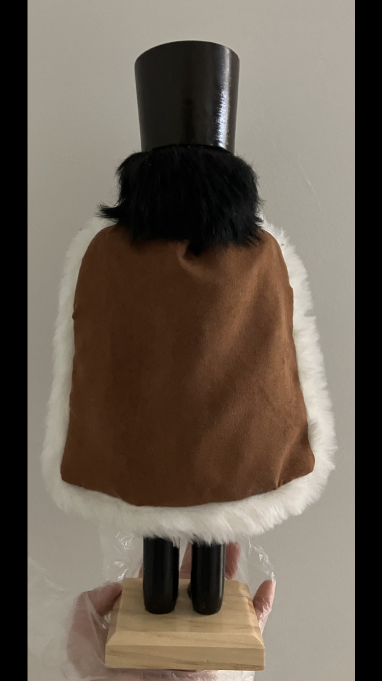 Decorative Wooden Nutcracker 🎁 🎄🪵💂 image indicator(3)