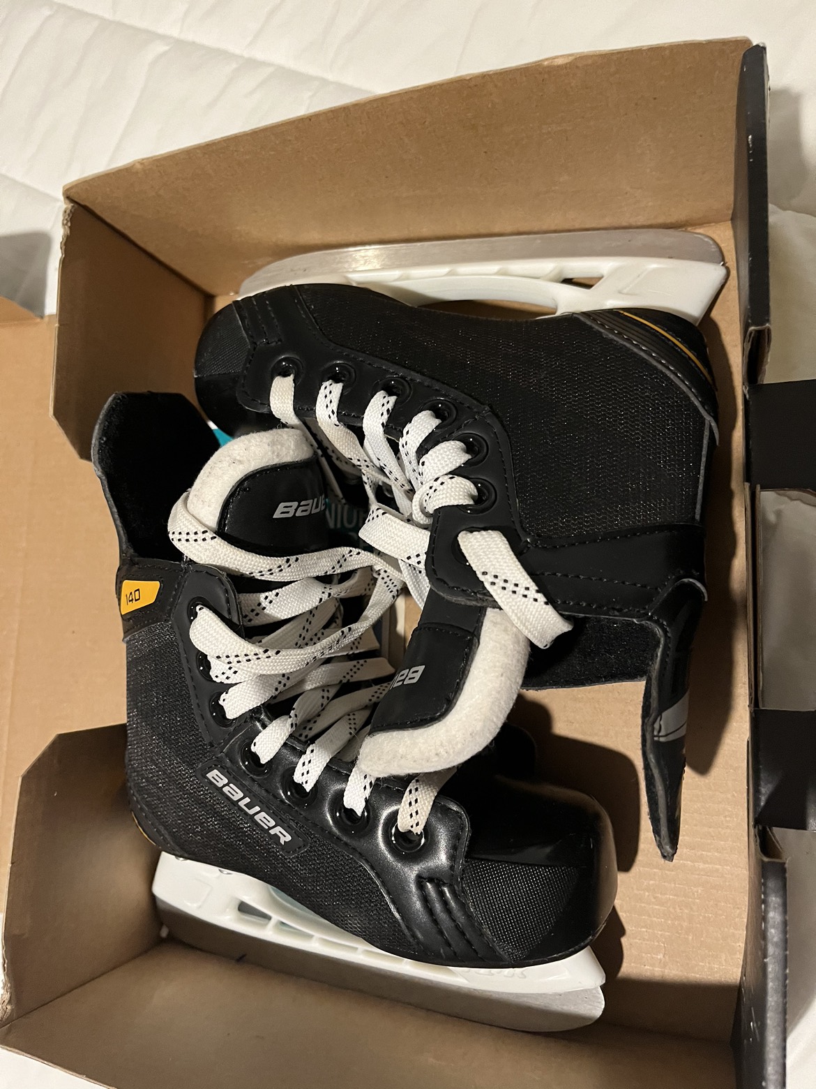 Bauer Small Kid skates size Youth 9 image indicator(4)