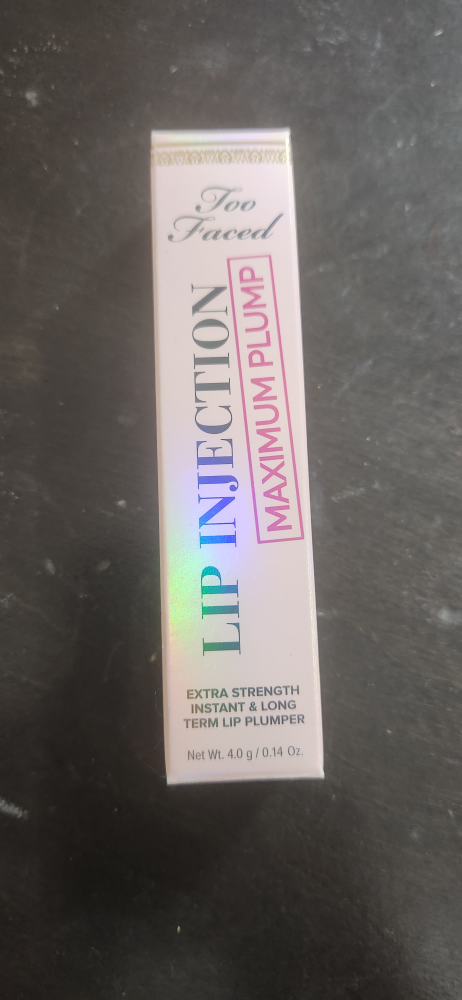 Lip plumper