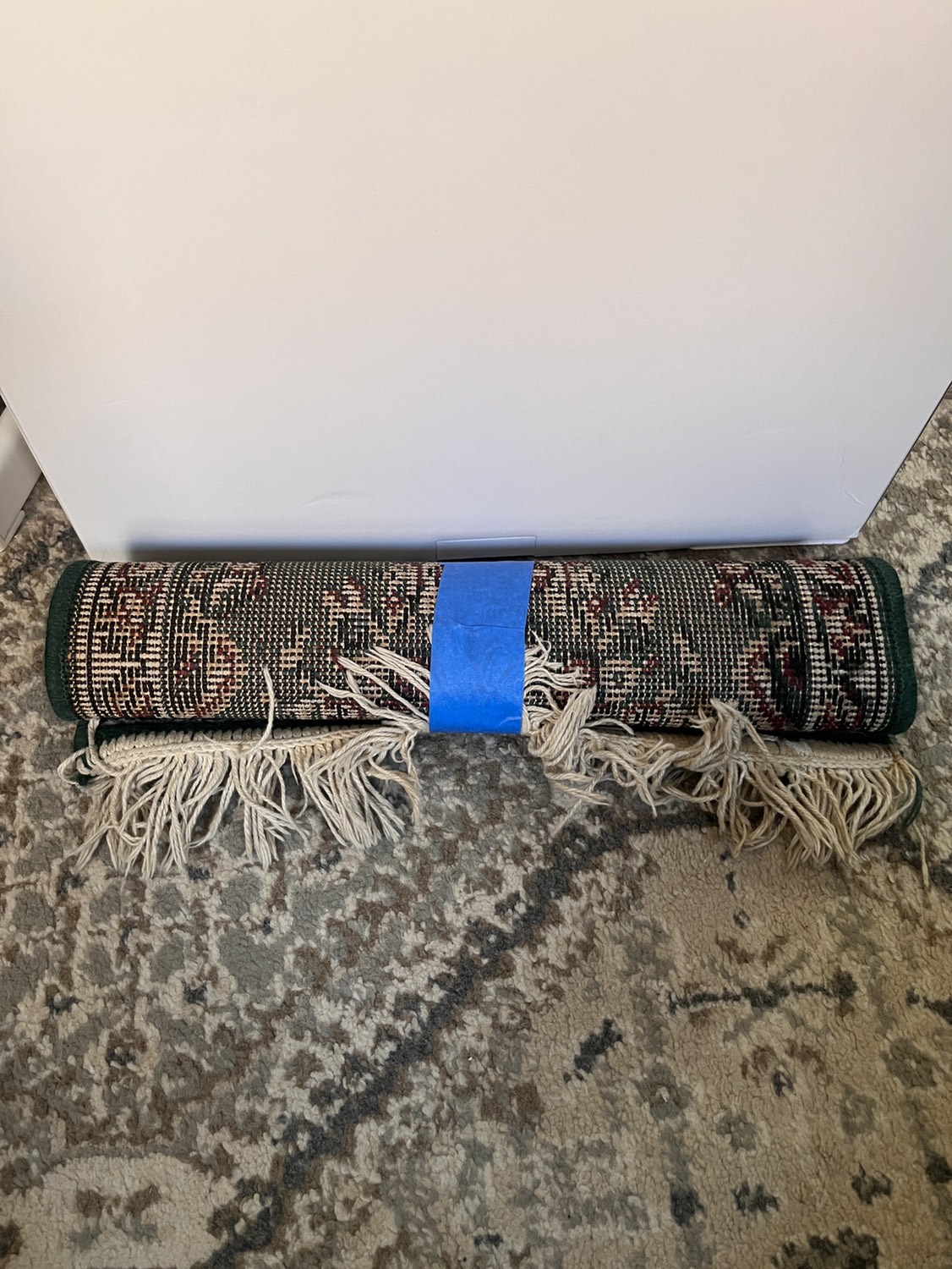 Small Green Oriental Carpet/Rug - photo 2