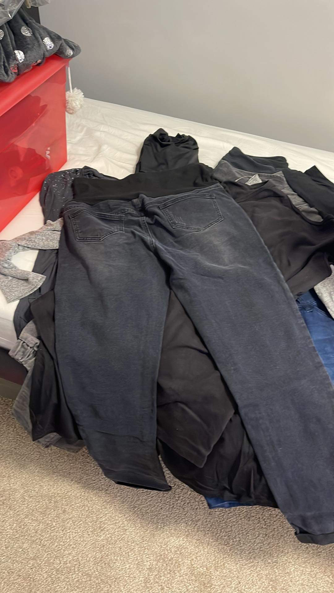 Maternity clothes M/L size - photo 3