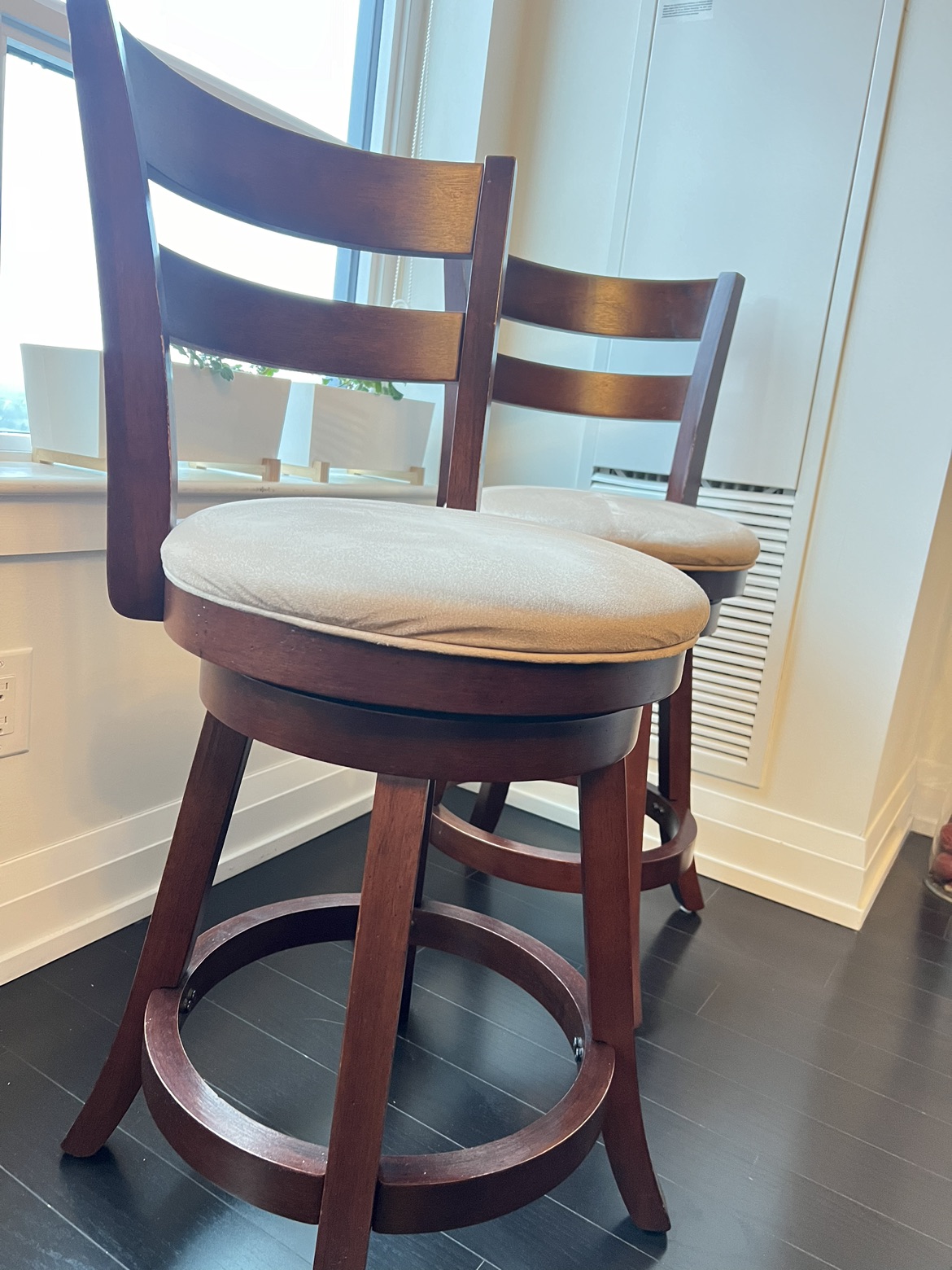 Swivel Counter & Bar Stools