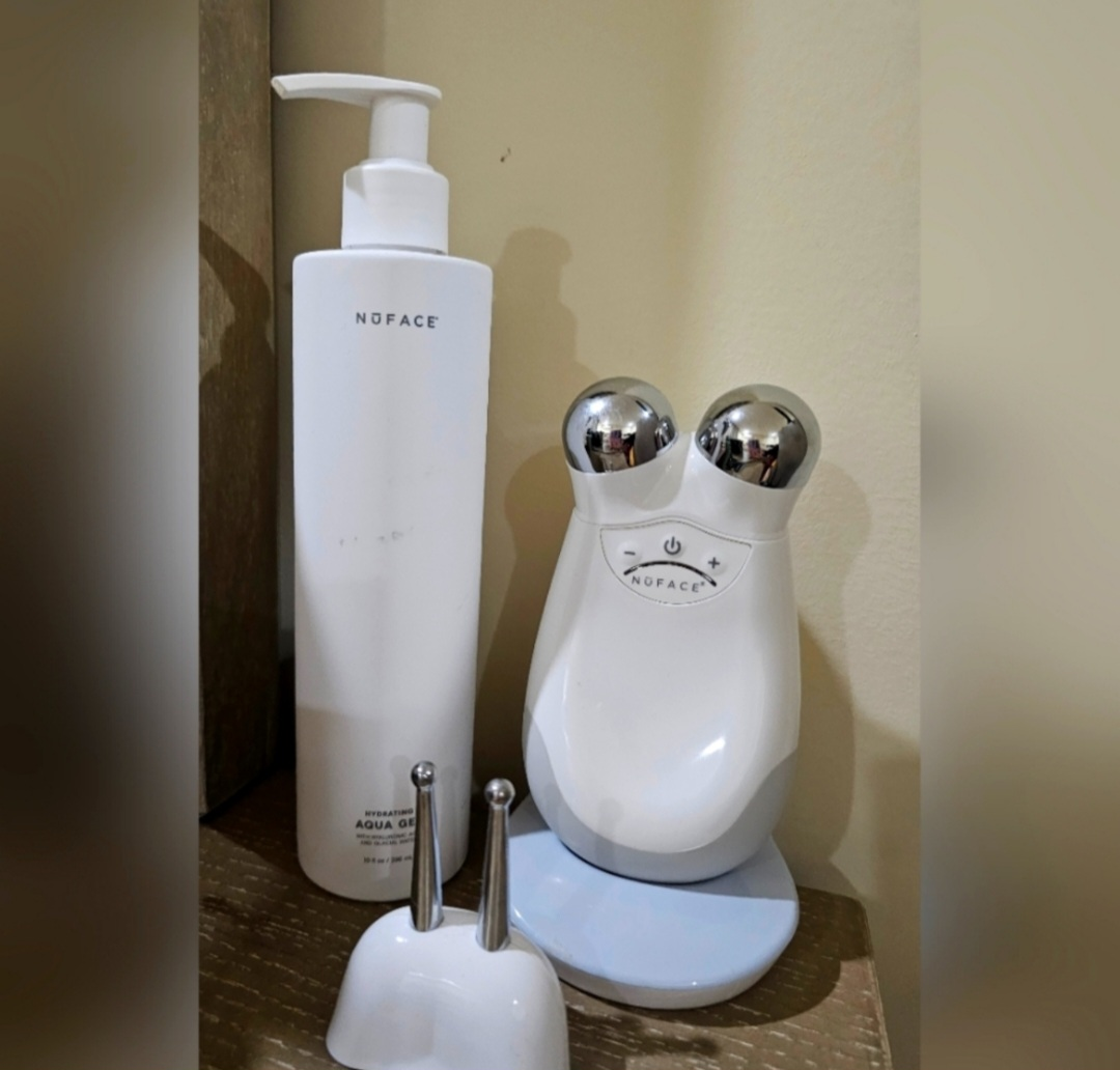 NuFace Trinity Pro with Lip and Eye Attachment