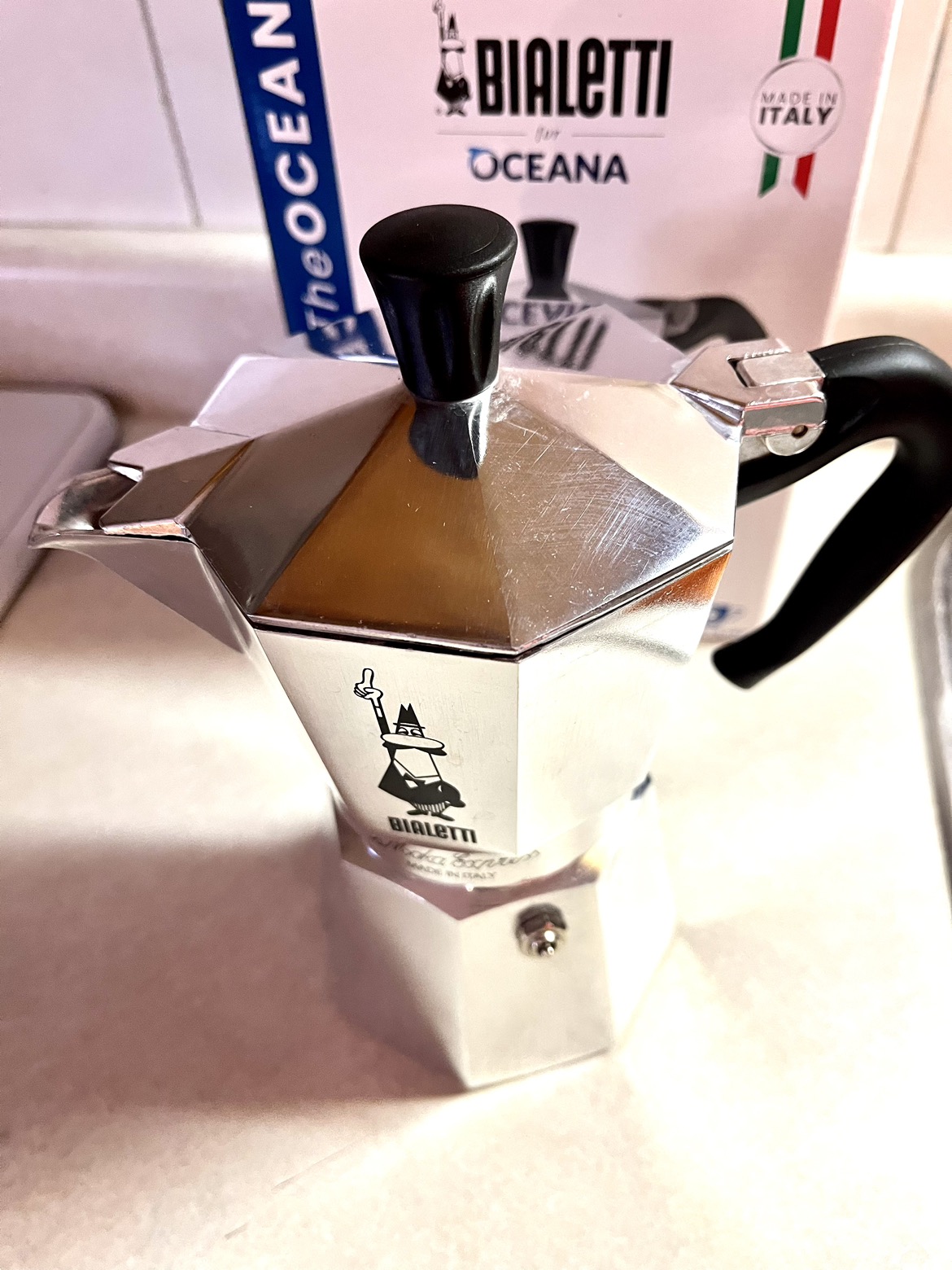 New Bialetti Moka Pot, 6 Cup Coffee Maker - photo 3