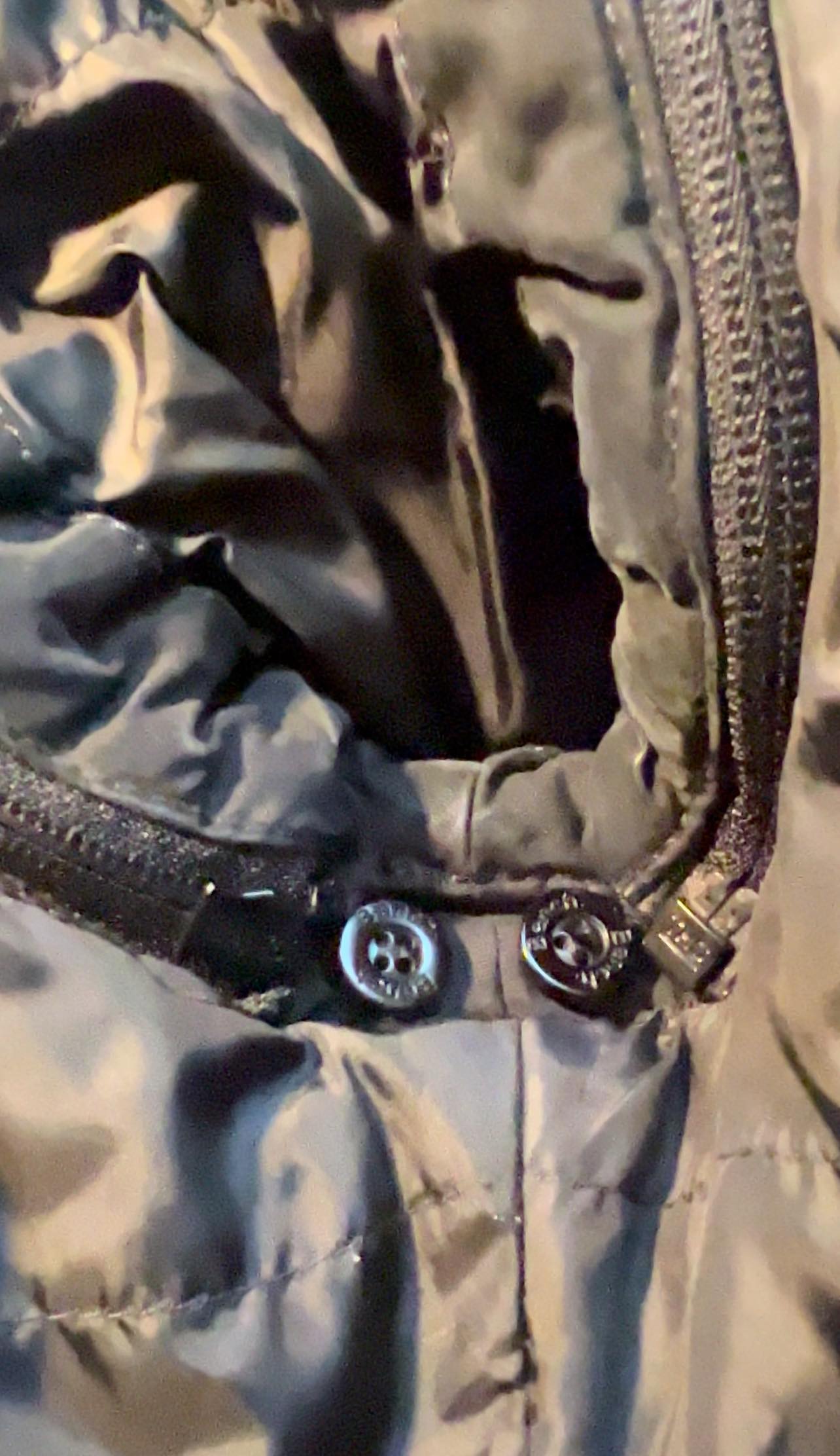 Black Bench Coat image indicator(7)