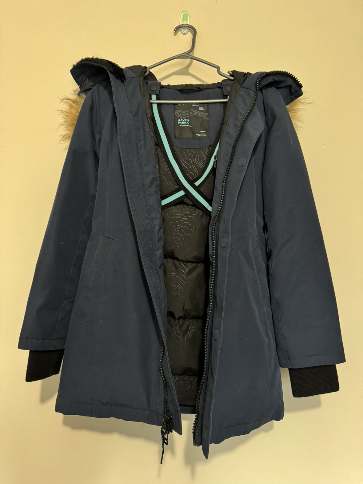 TNA winter parka size X’s - photo 4