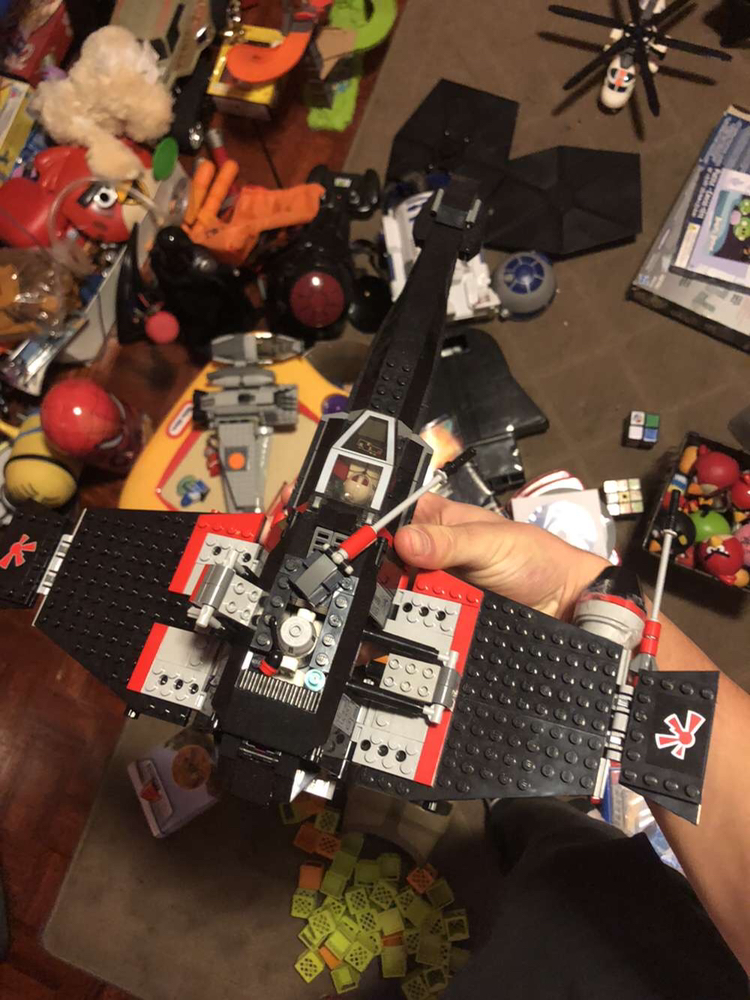 LEGO Star Wars: Jek-14's Stealth Starfighter thumbnail