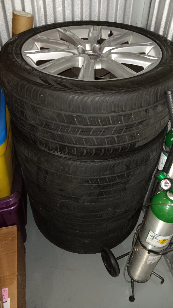 wheel and tires - photo 2