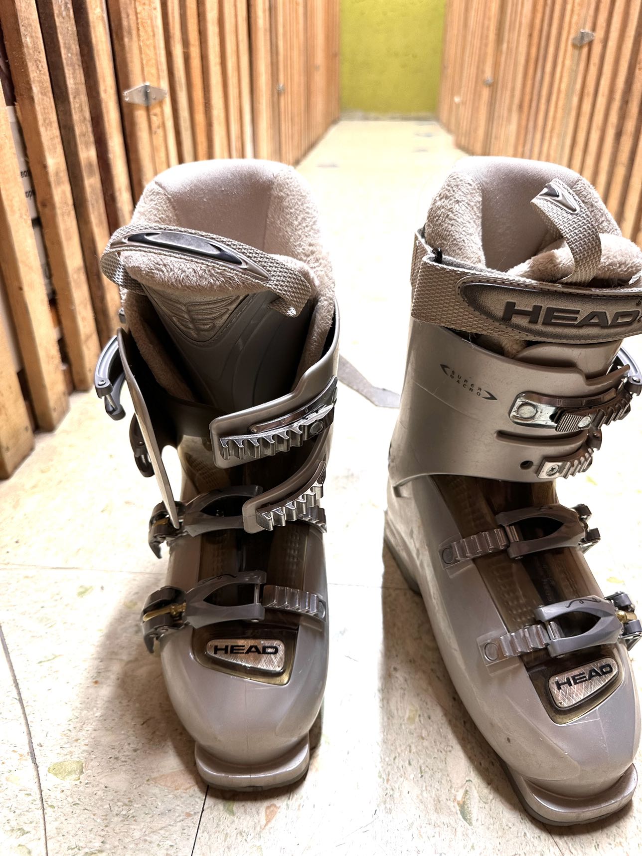 Head ski boots