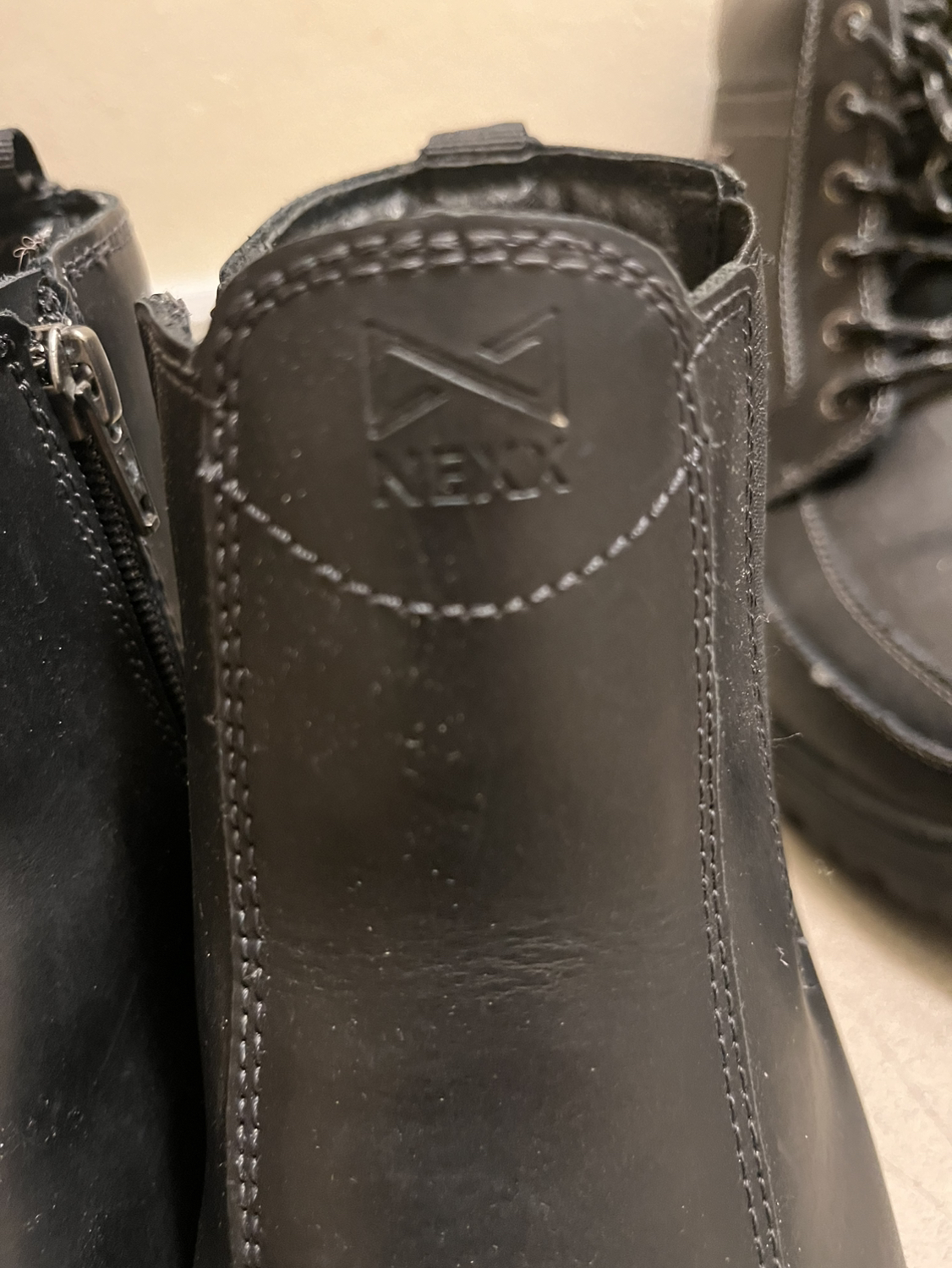 Anti-slip winter boots image indicator(4)