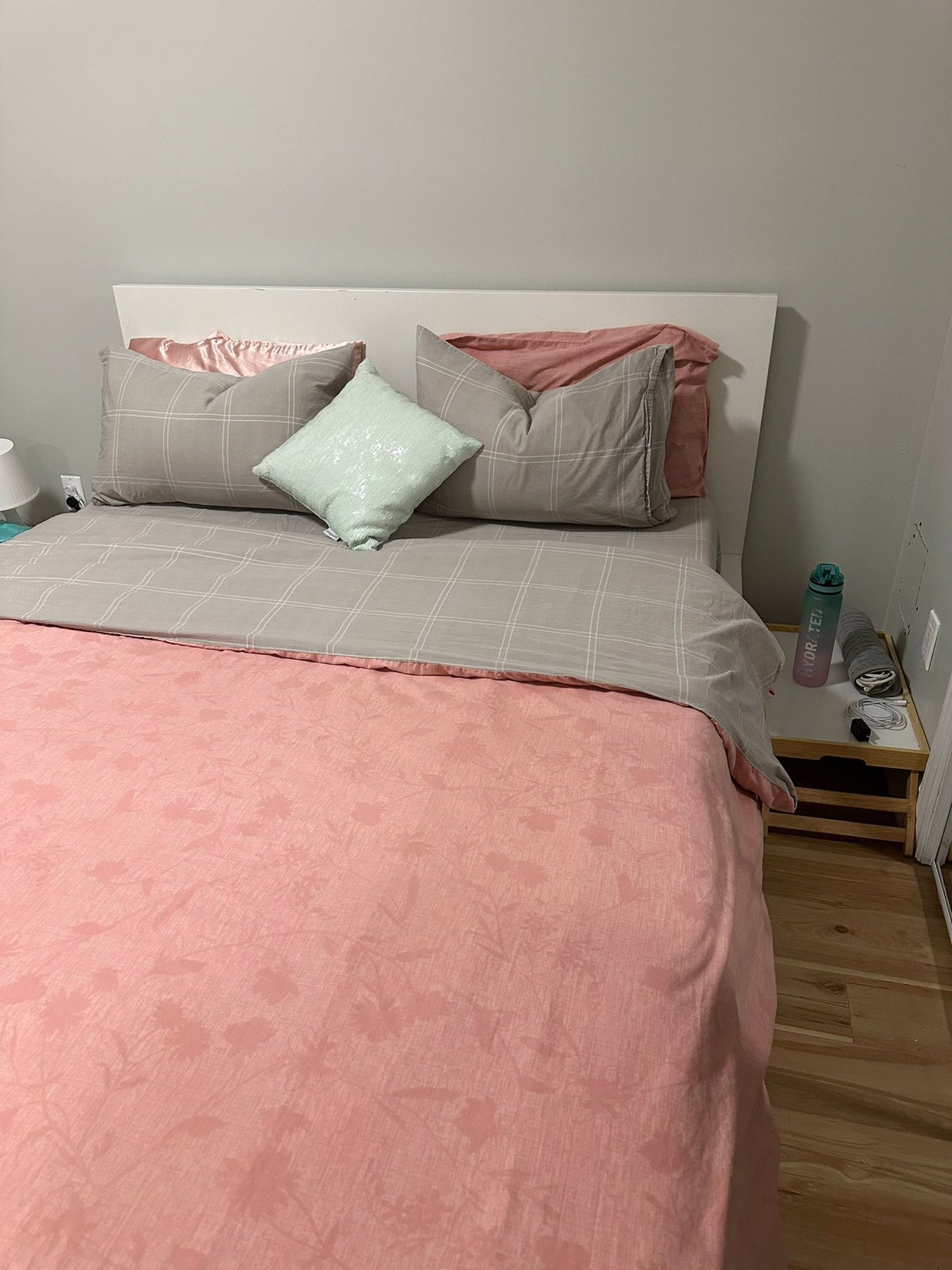 Queen size bed frame ( IKEA MALM) white color - photo 4