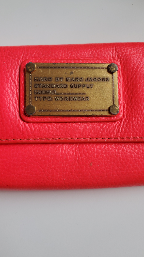 Marc Jcobs long wallet image indicator(2)