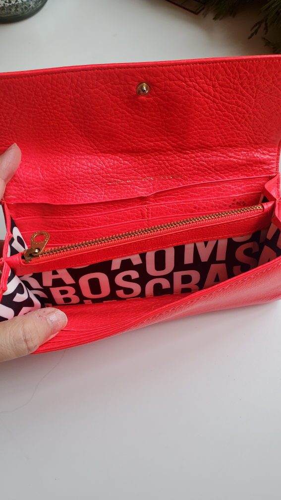 Marc Jcobs long wallet image indicator(3)