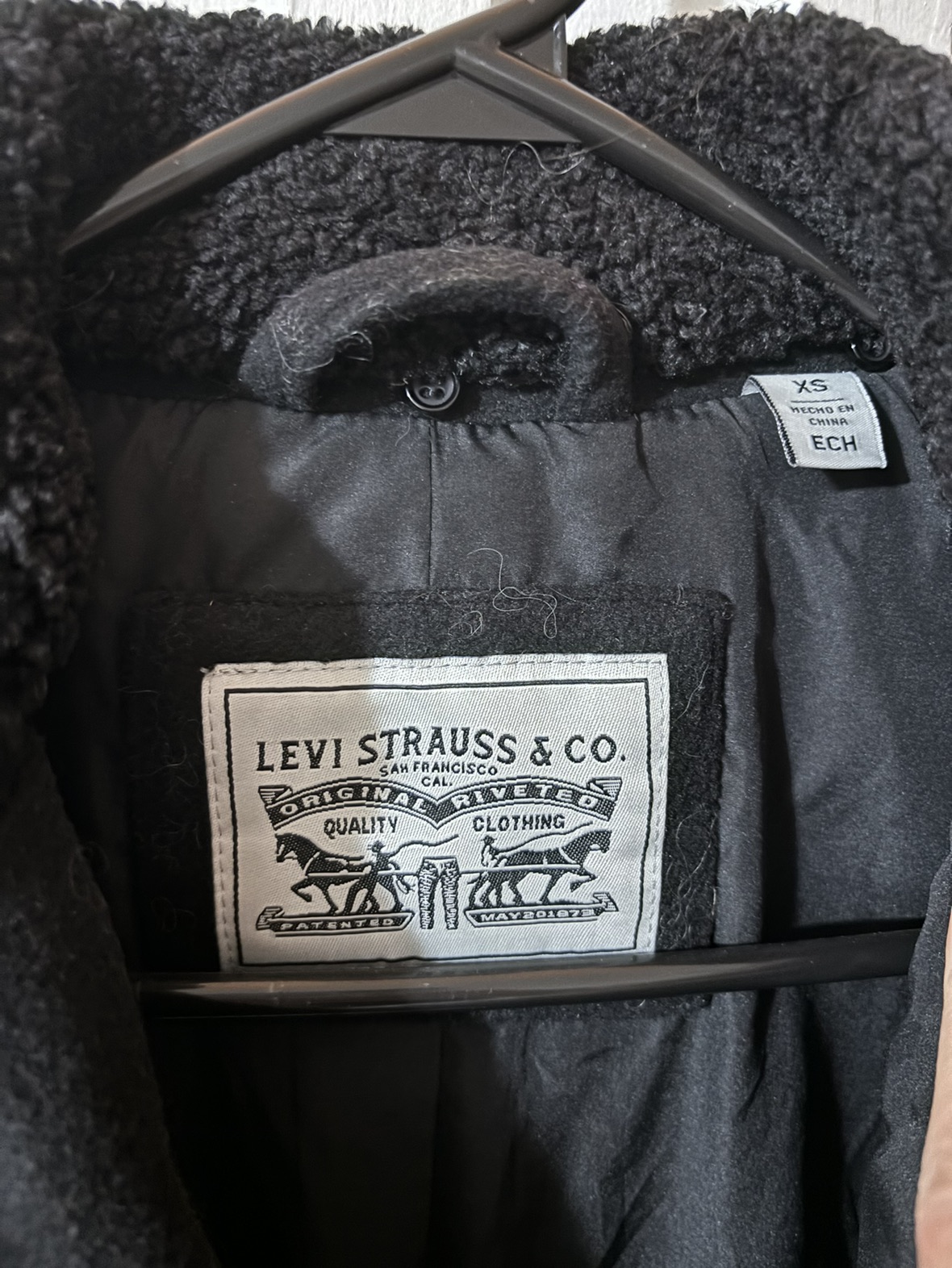 Levi’s women coat image indicator(3)