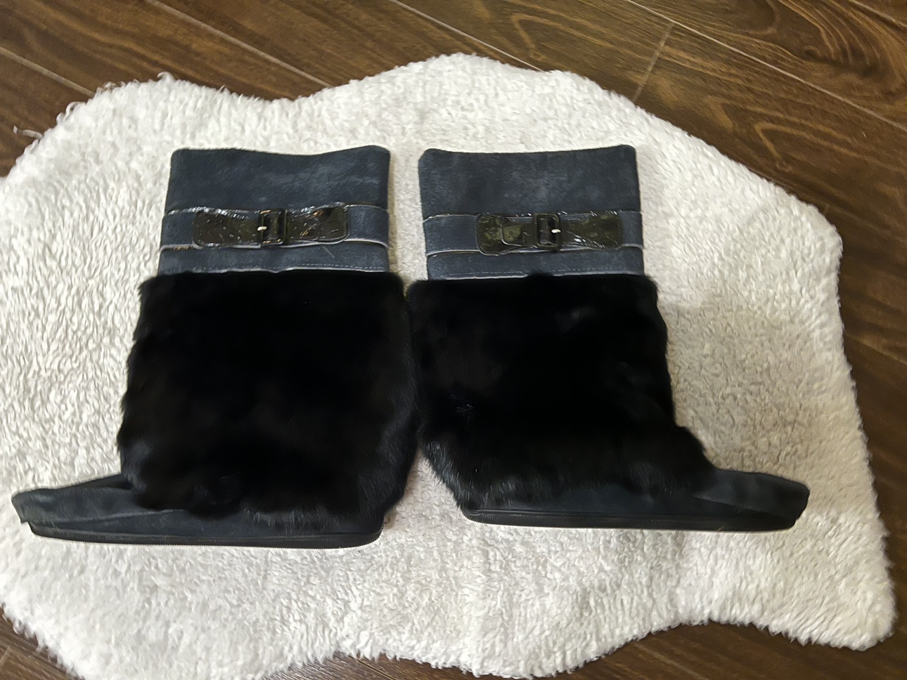 Mukluks #freecycle image indicator(4)