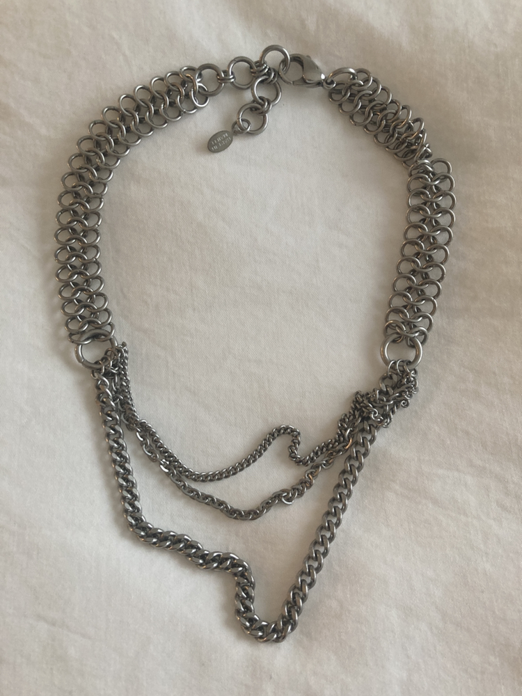 Silver necklace thumbnail