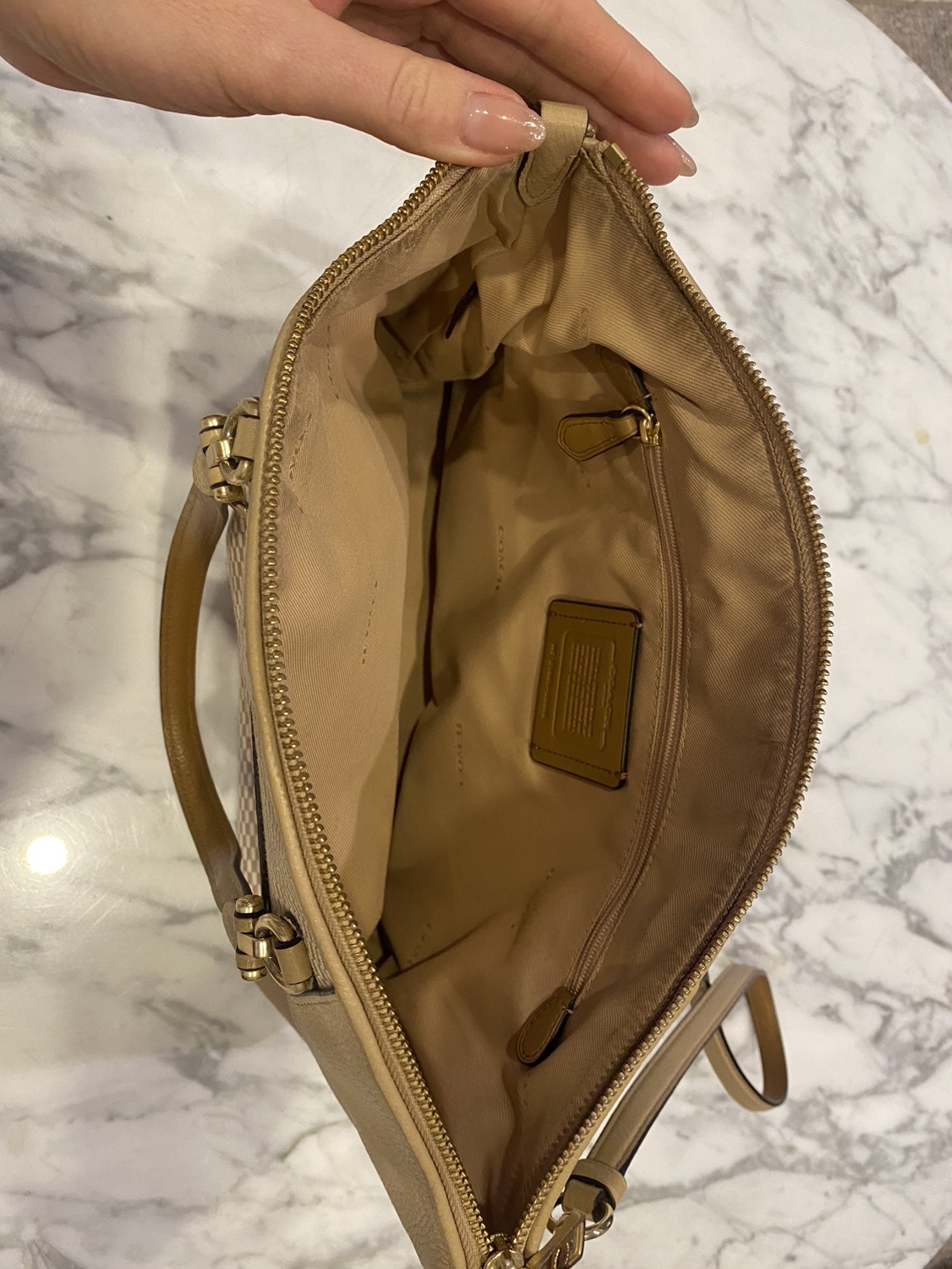 Coach purse, ivory image indicator(5)