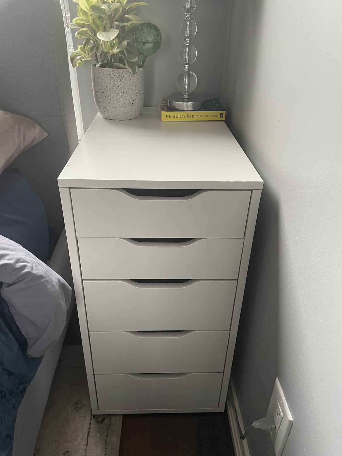 Bedside table thumbnail