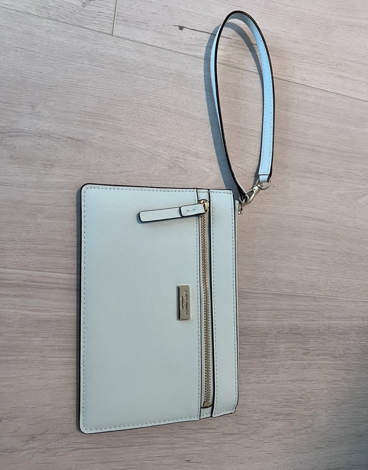 Kate spade ♠️ wrislet image indicator(2)