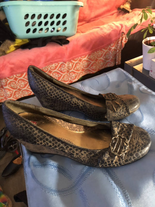 BC foot wear heels