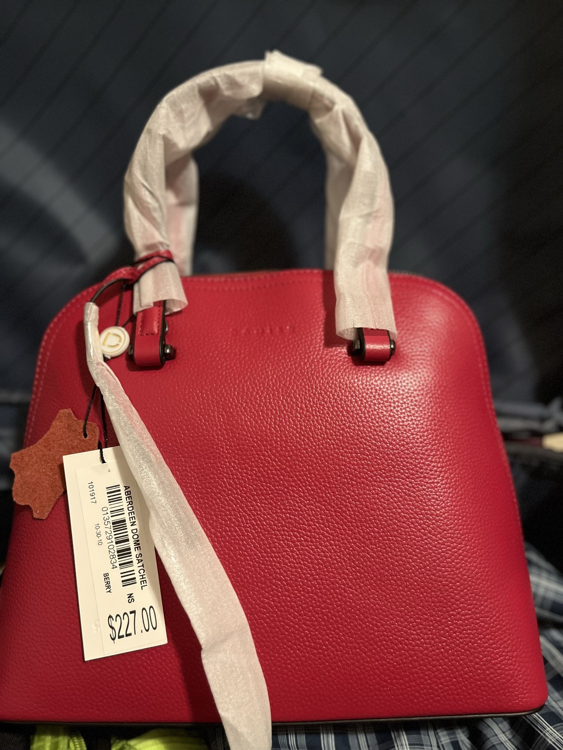 Danier red Authentic image indicator(2)