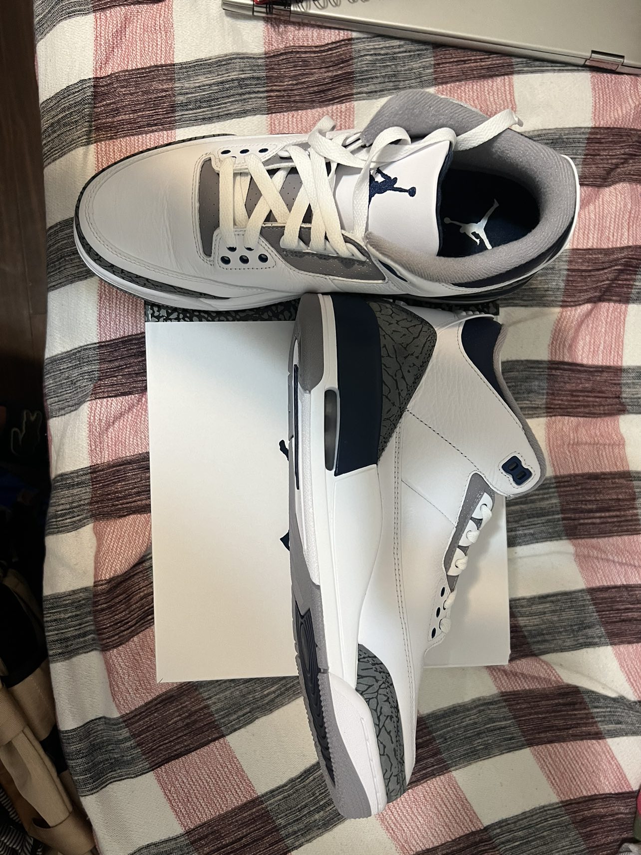 Jordan Retro 3 Men's • Cement Gray/Midnight Navy/White - photo 4