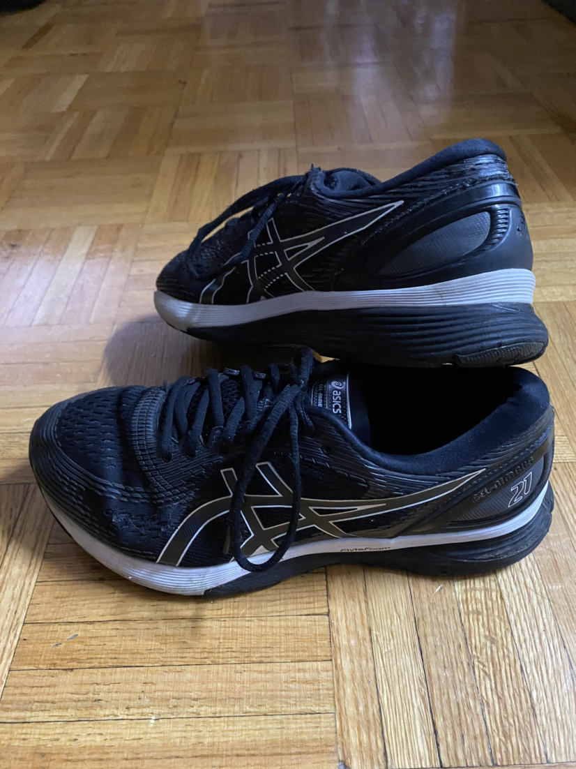 Sneakers/Running Shoes thumbnail