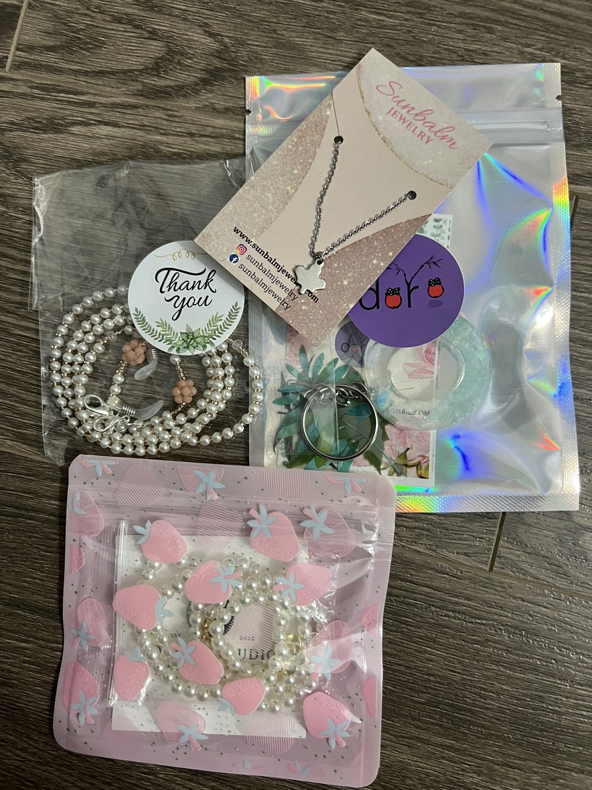 (Moving Sale) Various Accessories thumbnail