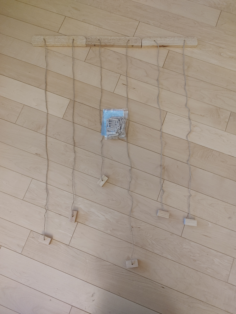 Wall photo clip hanger - photo 3