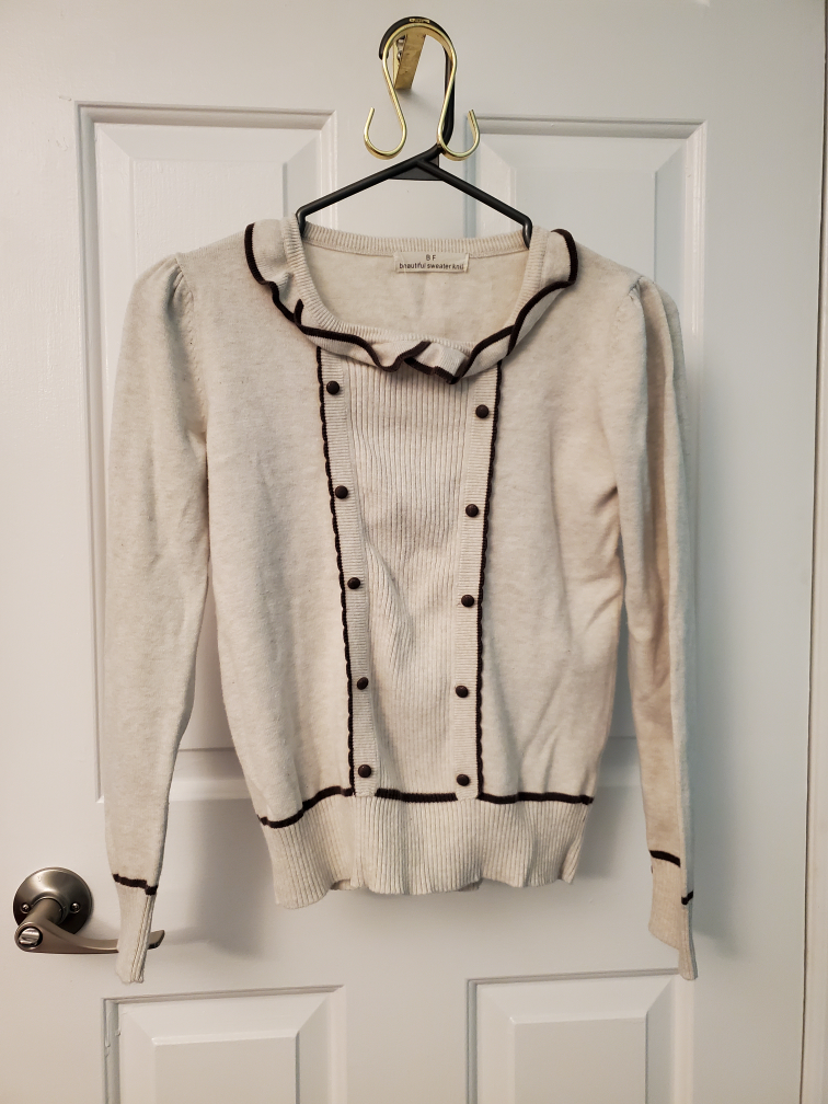 Victorian like collar sweater size small thumbnail