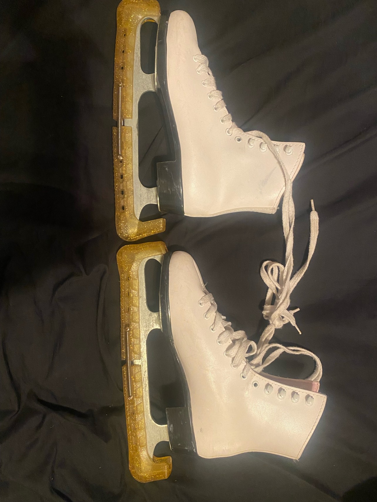 Women's skates image indicator(2)