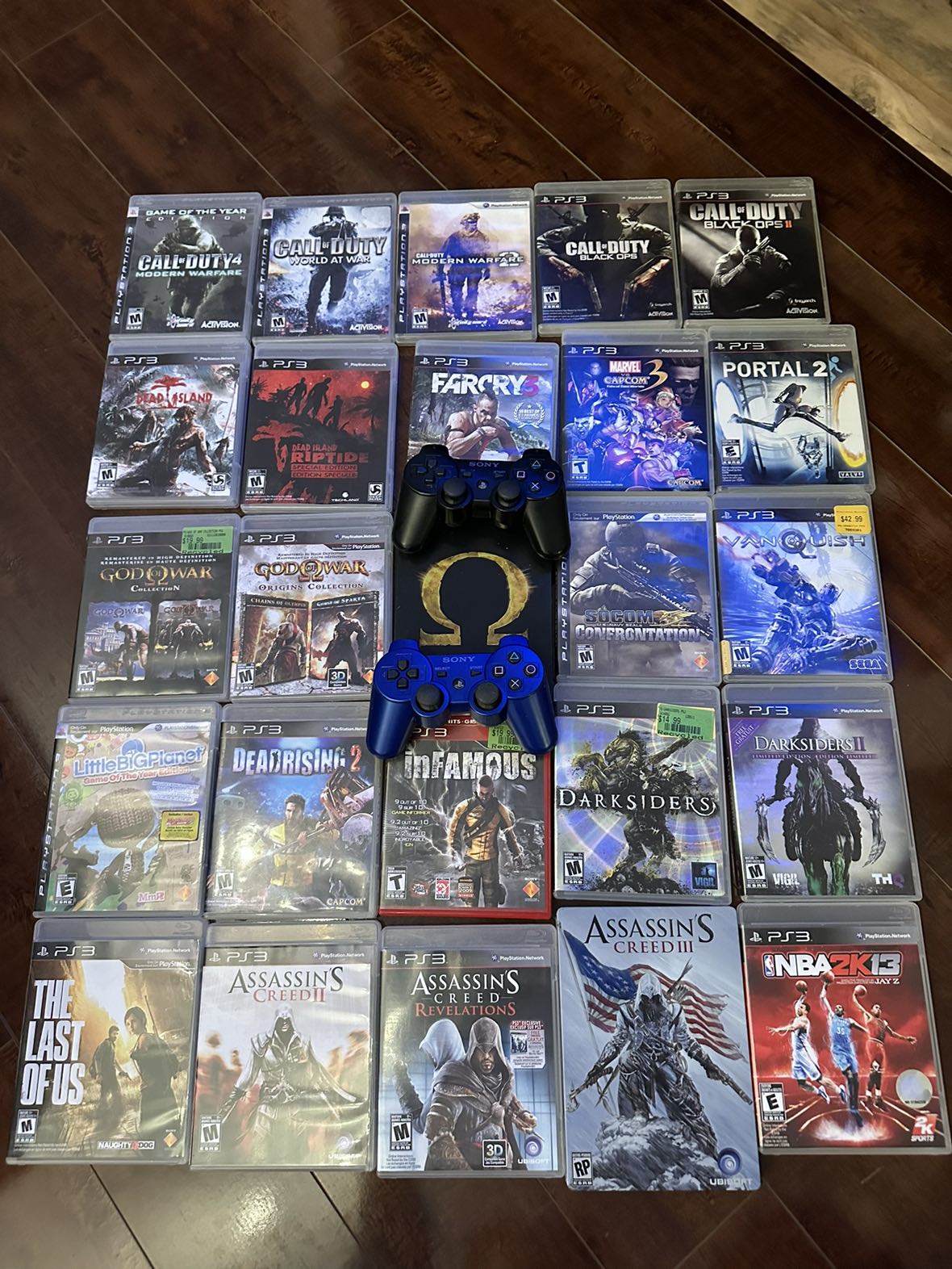 PS3 + 2 Controllers + 20 Games image indicator(2)