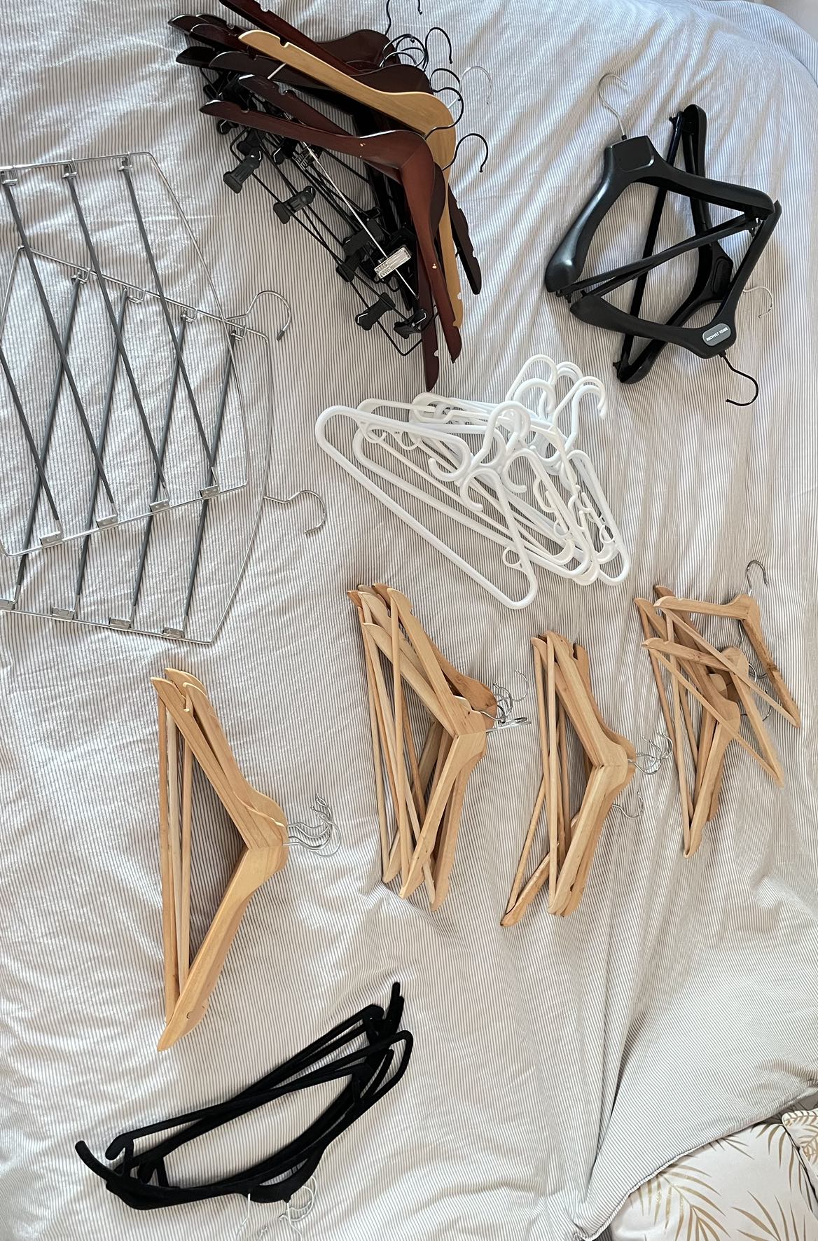 50 Hangers- wooden/velvet/metal plastic