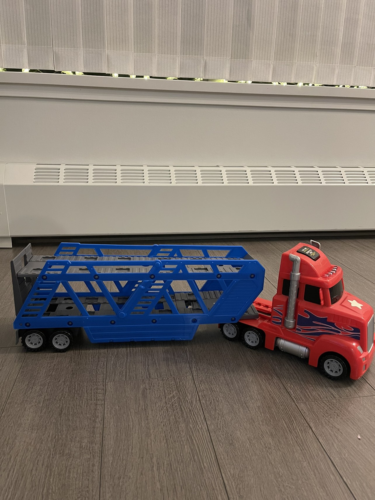 Free toy truck thumbnail