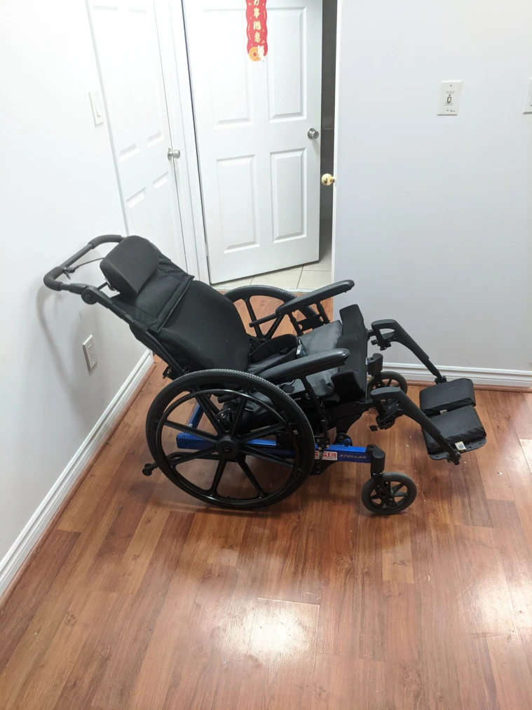 large manual tilt wheel chair - photo 3