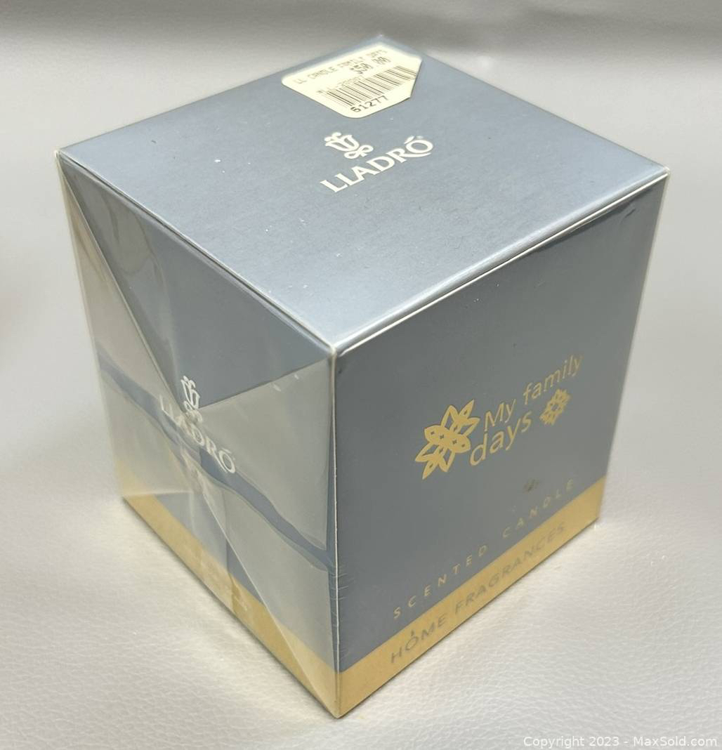 Lladró My Family Days Scented Candle image indicator(2)