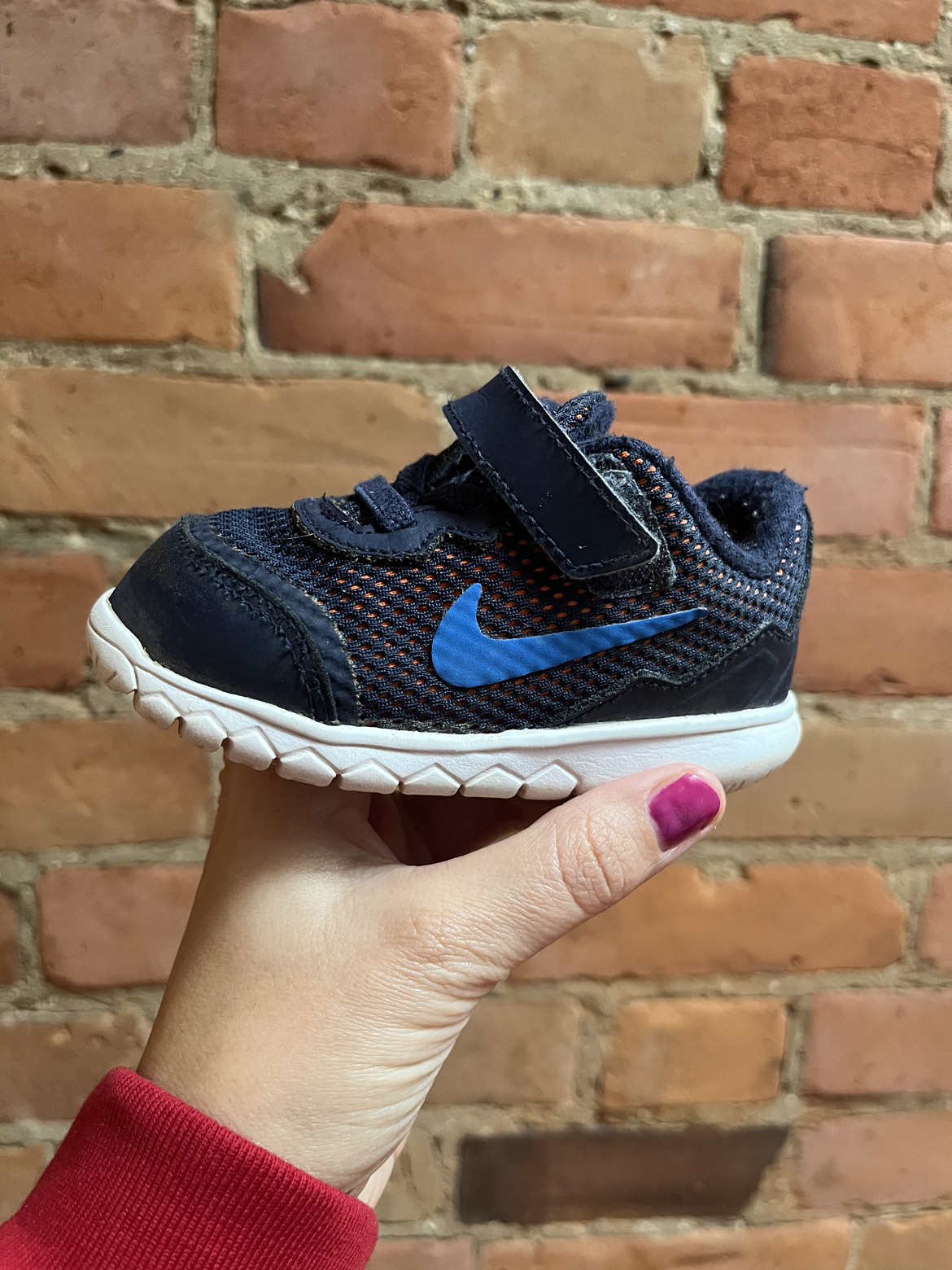 Nike Velcro shoes for toddler image indicator(2)