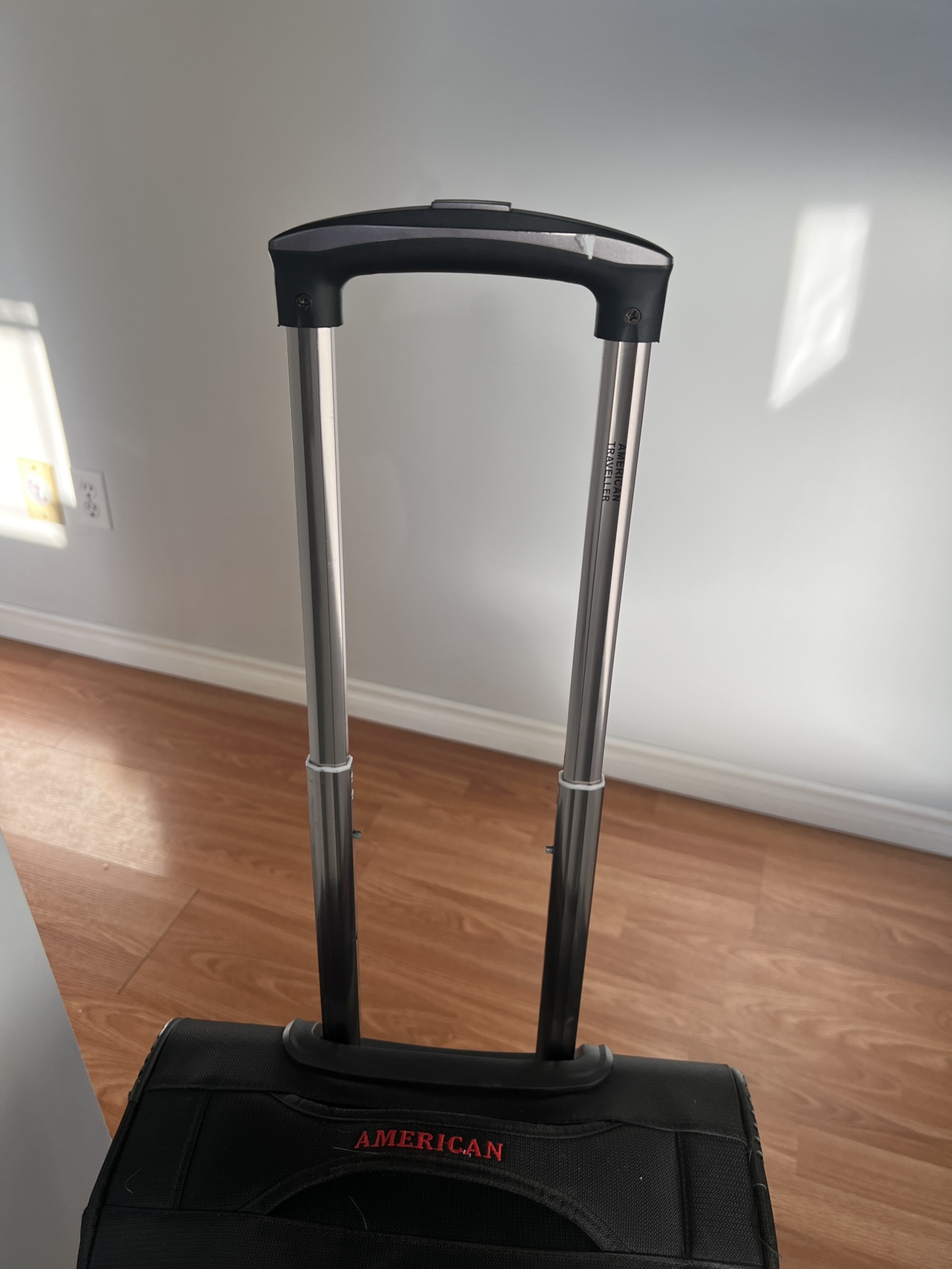 American carry on suitcase - photo 3