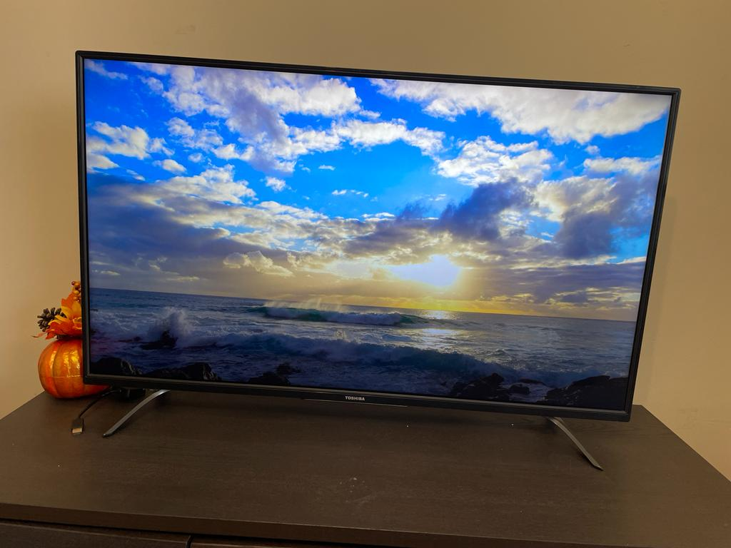 TOSHIBA 43"  LCD Ultra HD TV (moving sale) thumbnail