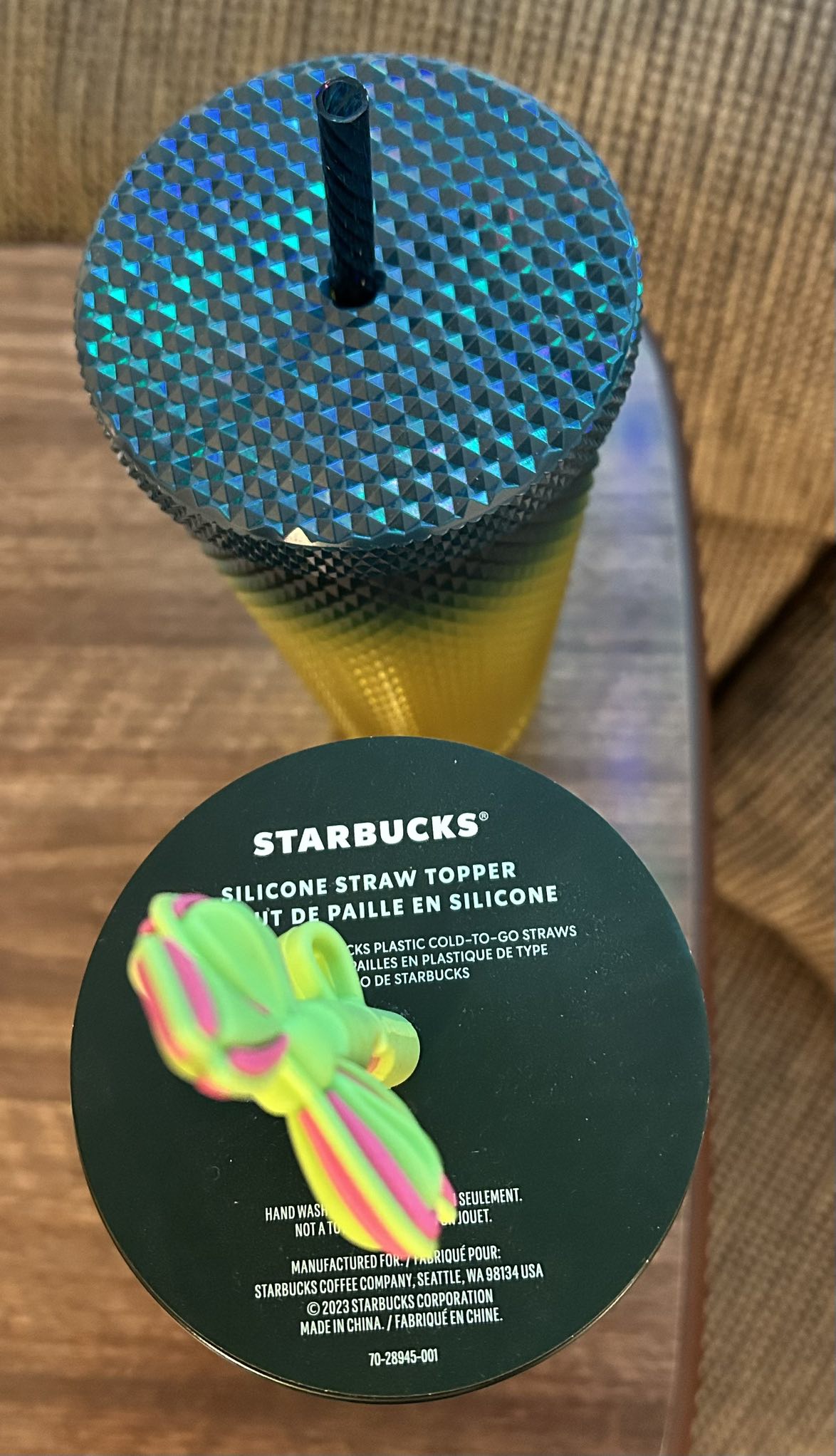 ✨✨Starbucks Christmas Venti Tumbler w/Topper image indicator(4)