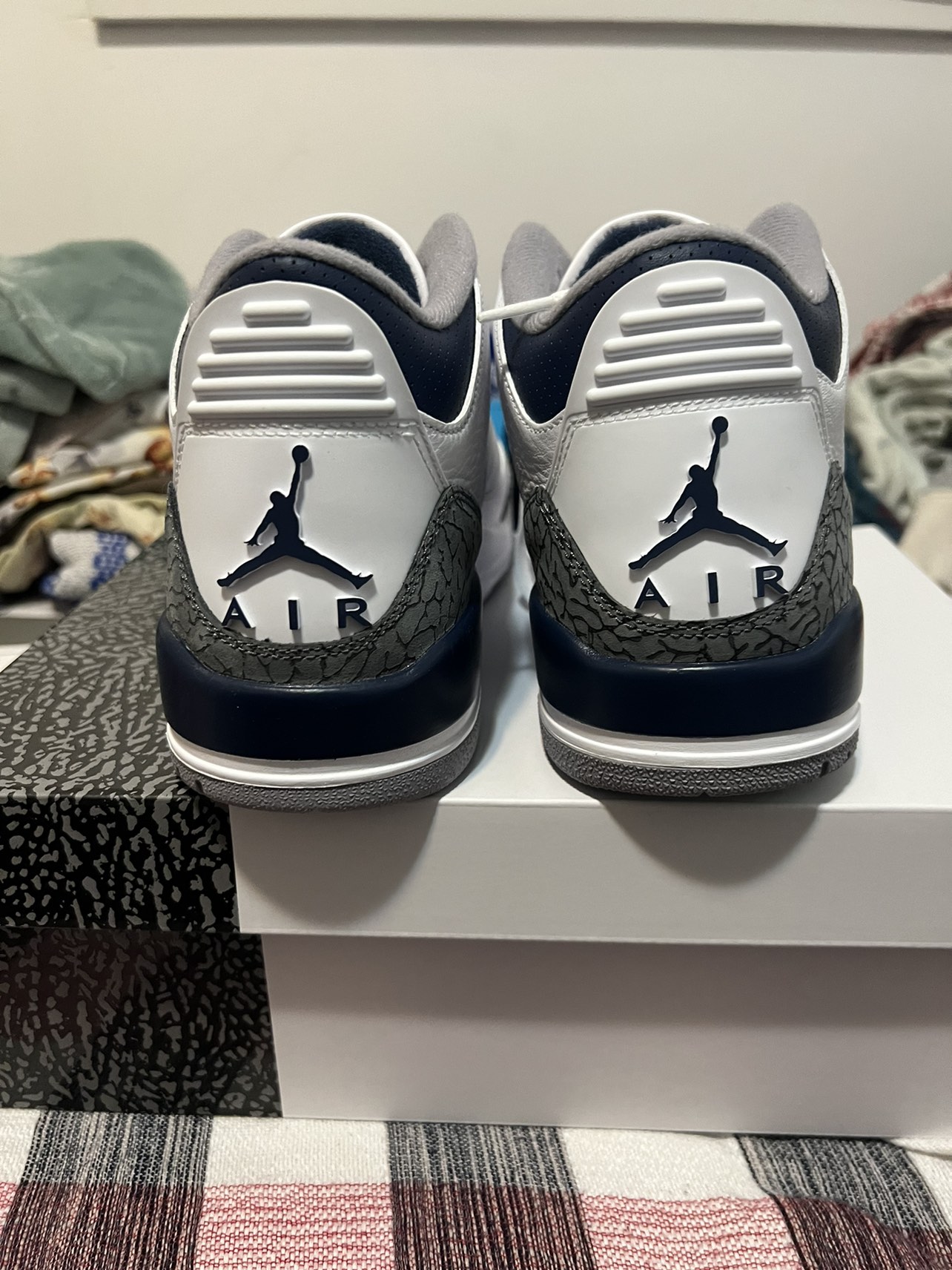 Jordan Retro 3 Men's • Cement Gray/Midnight Navy/White - photo 2