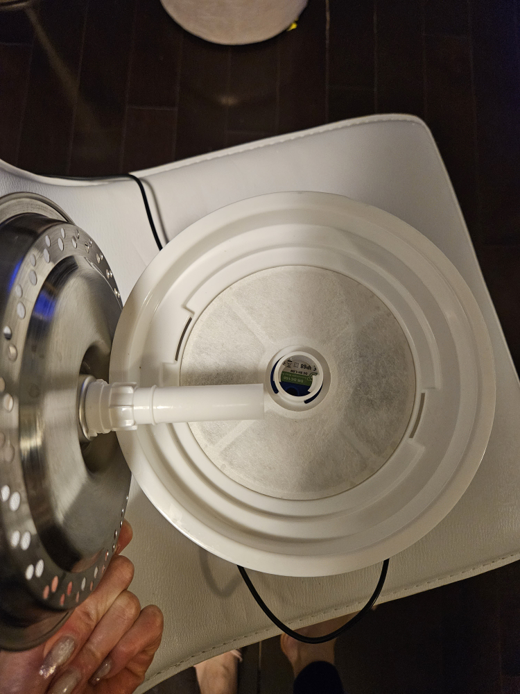 New Unused Pet Fountain image indicator(2)