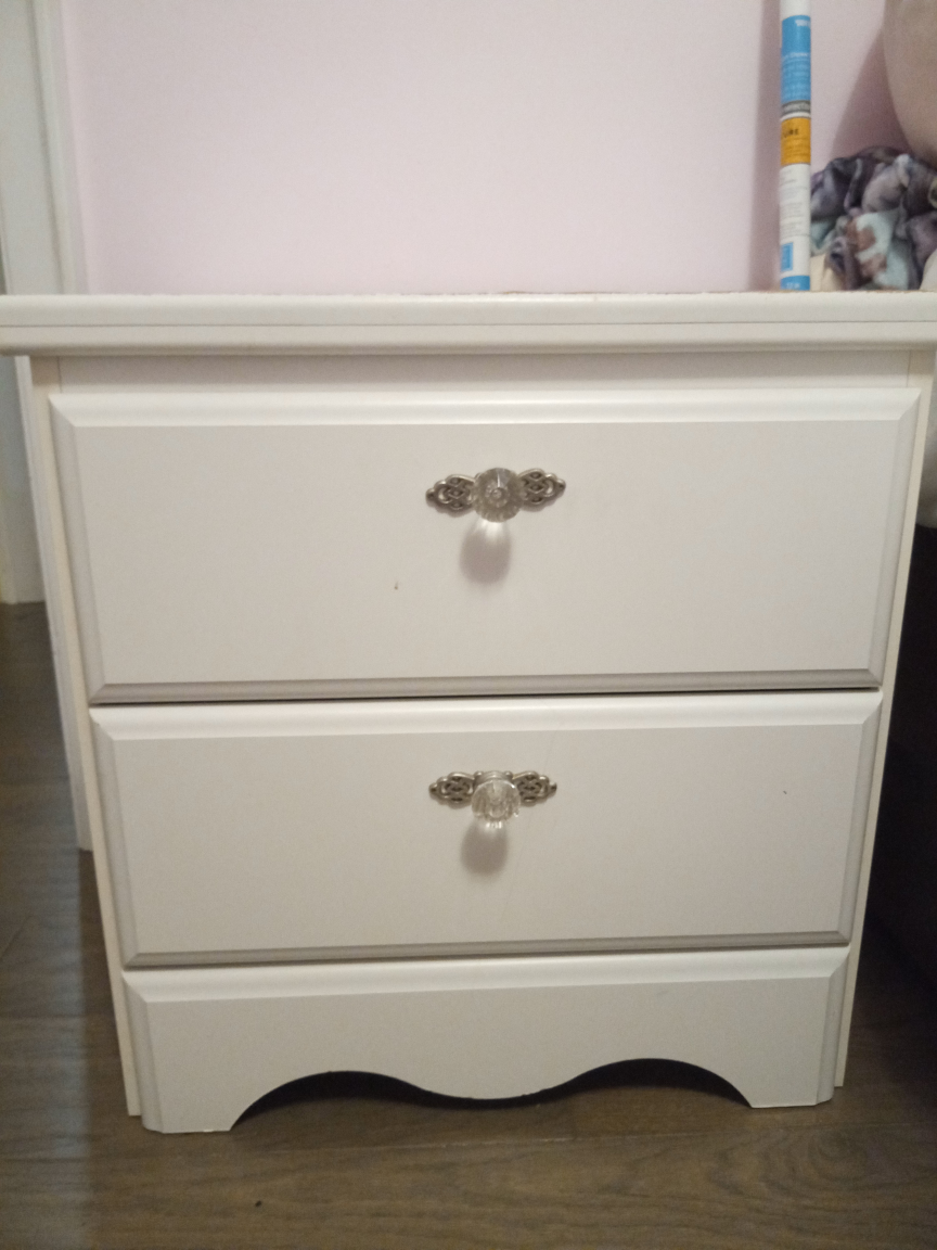 Bedside table/Nightstand thumbnail