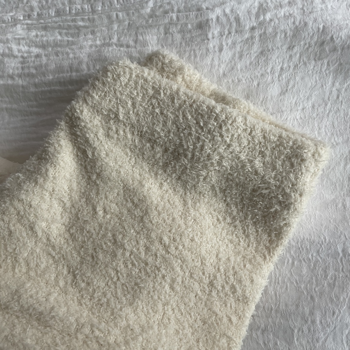 NEW💖SHEIN Fluffy Crop Top & Pants 2pc set image indicator(6)