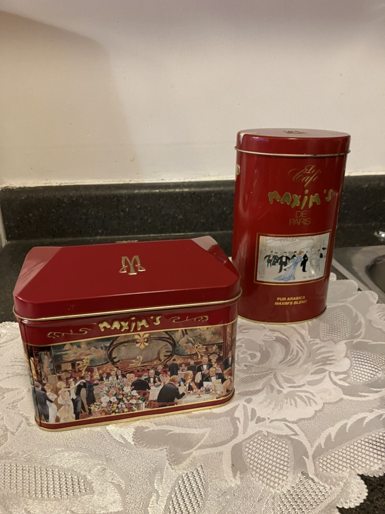Tea containers