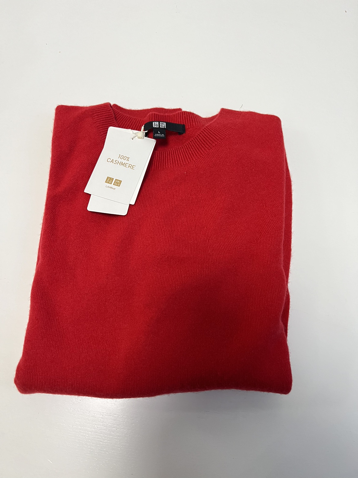 UNIQLO 3D KNIT CASHMERE LONG SLEEVE CREW NECK SWEATER image indicator(2)