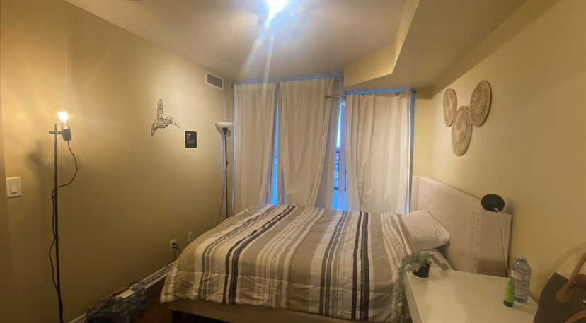 BED FRAME - QUEEN SIZE for FREEE!