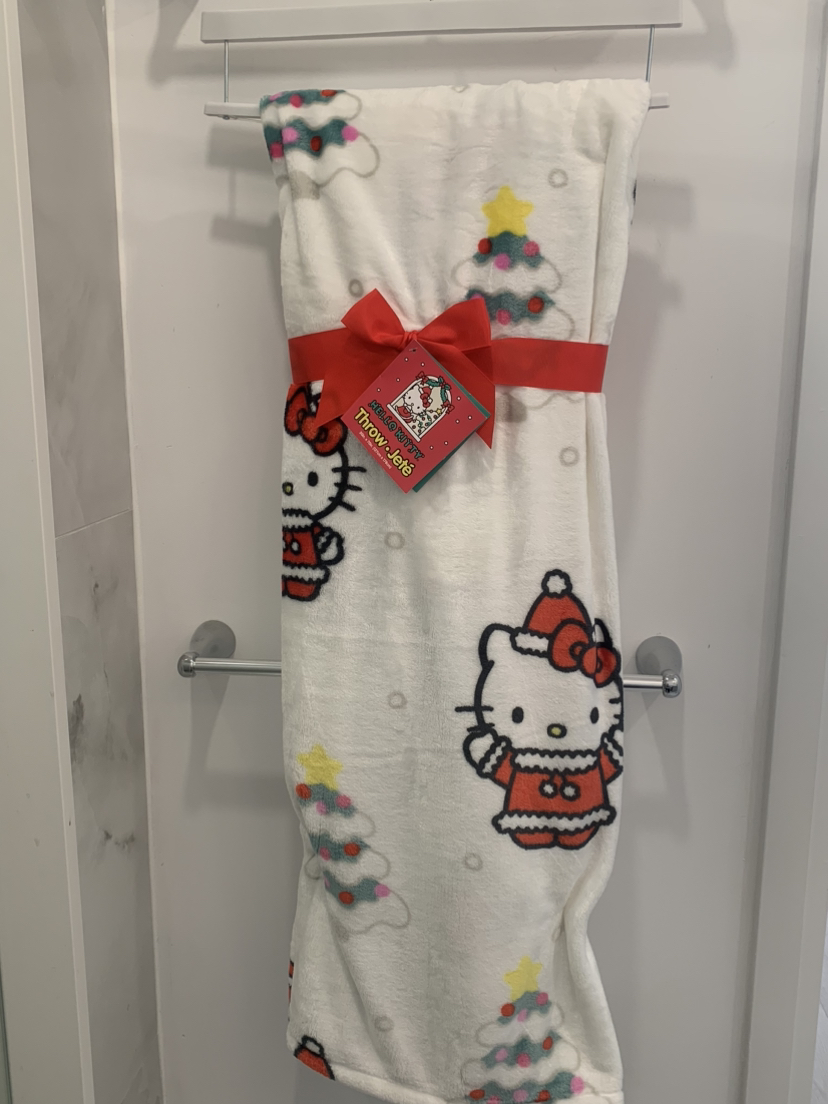 🌲New Viral Hello Kitty Christmas Plush Twin Blanket 🌲 thumbnail