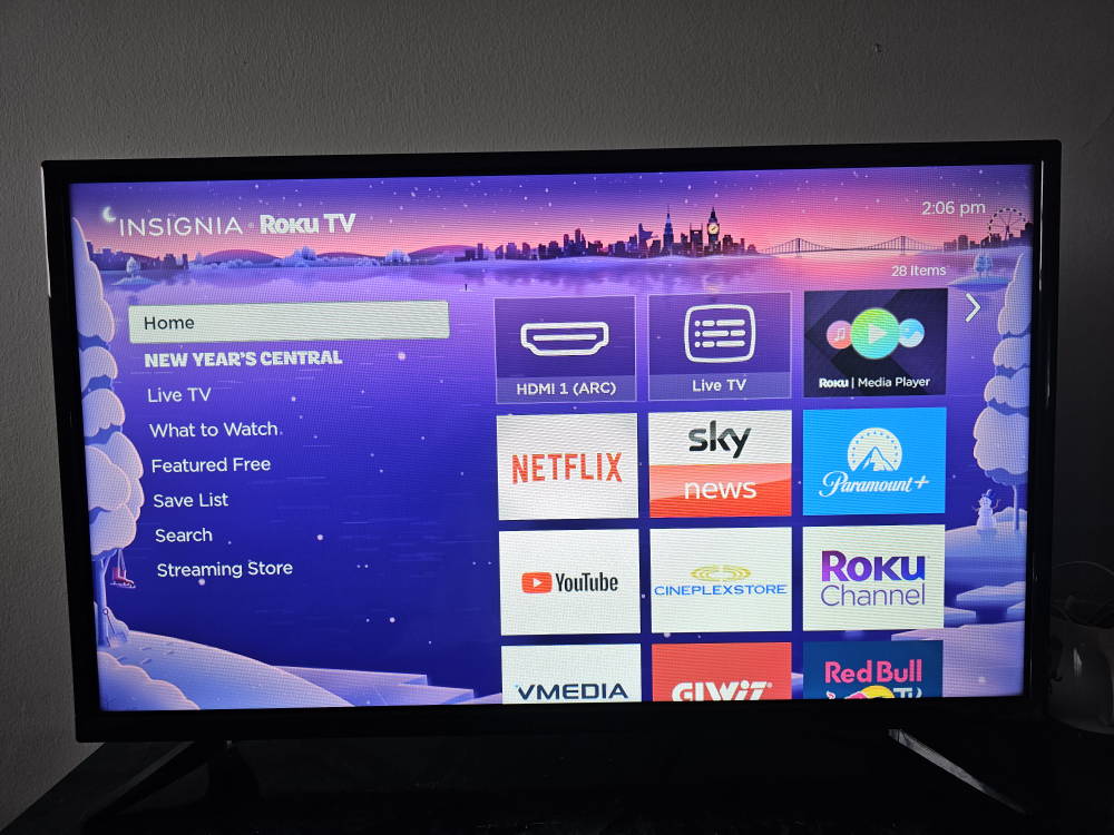 Insignia 32 inch Roku smart tv
